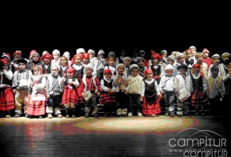 Alumnos del C.P Suárez Somonte ofrecen un Recital de Navidad 