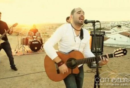 Ángel Centeno presenta su videoclip “Uso y muda” 